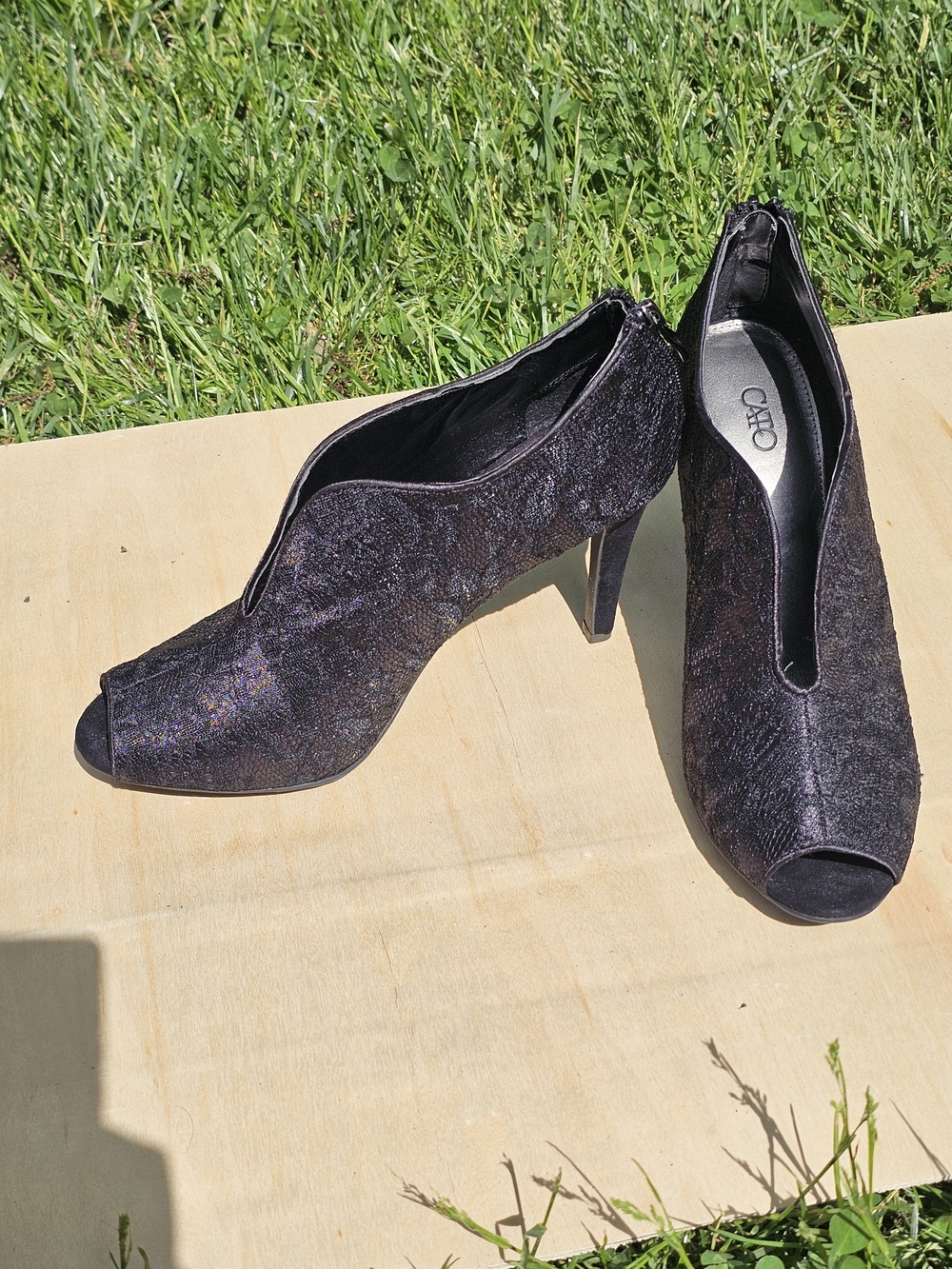 Cato Black Peep-Toe Textured High Heels